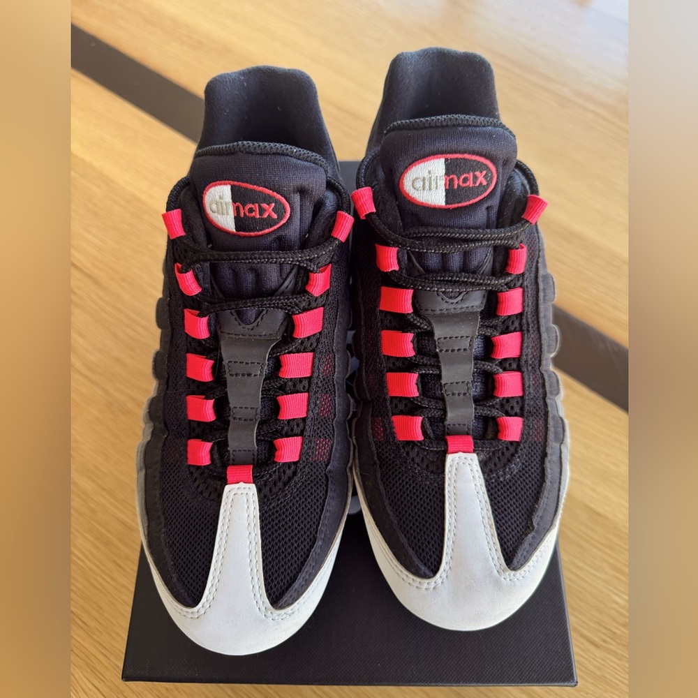 Nike Air Max Men's Black and Red Sneakers